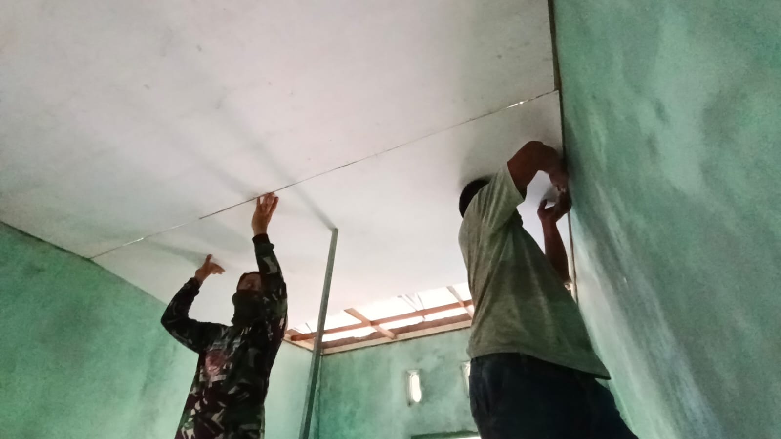 Plafon Mulai Terpasang