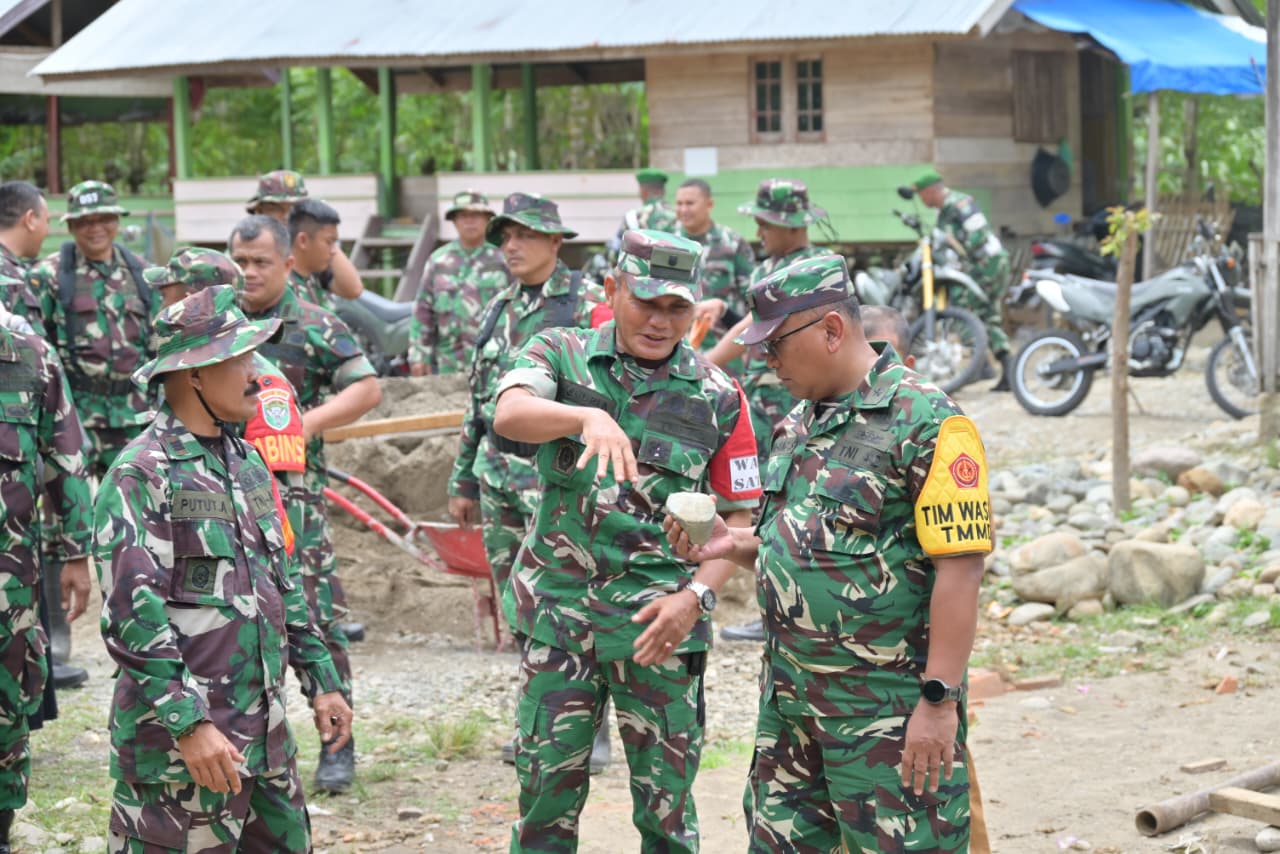 Tim Wasev Tinjau Langsung Sasaran Fisik dan Nonfisik TMMD Ke-129 Kodim 0102/Pidie