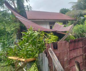 Angin Kencang Porak- Porandakan Rumah Warga Lhoong