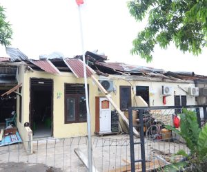 Angin Kencang Disertai Hujan Rusak Rumah Dinas Aspol